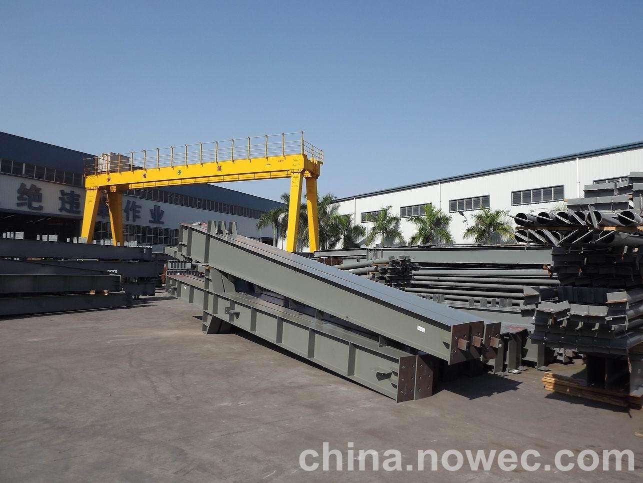 阿勒泰网架工程中的分条（分块）吊装法